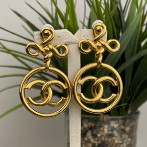 CHANEL CC CROSS DANGLE EARRINGS GOLD TONE 93P